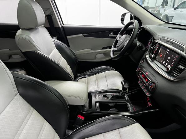 Kia Sorento III Prime Рестайлинг с пробегом 2018 года, цена 2 999 000 рублей, 152000 км, внедорожник, Автокод Объявления