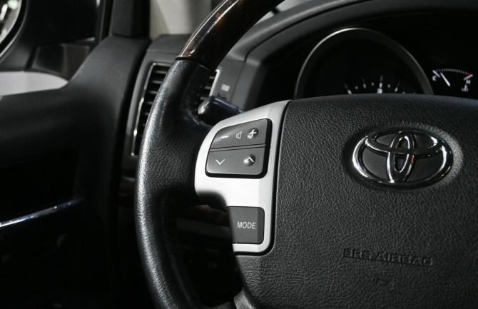 Toyota Land Cruiser 200 Series Рестайлинг 1 с пробегом 2015 года, цена 6 749 990 рублей, 44000 км, внедорожник, Автокод Объявления