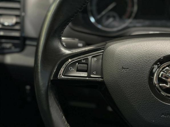 Skoda Karoq I с пробегом 2020 года, цена 2 070 000 рублей, 104873 км, внедорожник, Автокод Объявления