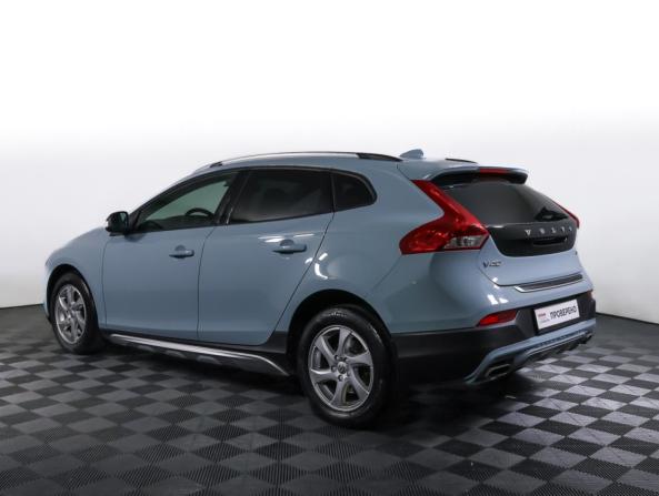 Volvo V40 Cross Country I Рестайлинг с пробегом 2018 года, цена 2 090 000 рублей, 54564 км, хэтчбек, Автокод Объявления