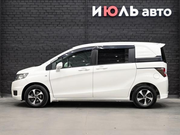 Honda Freed I с пробегом 2011 года, цена 1 100 000 рублей, 217011 км, компактвэн, Автокод Объявления