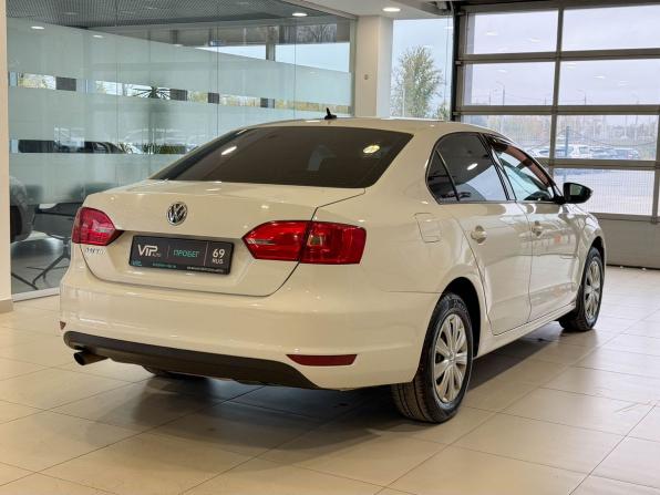 Volkswagen Jetta VI с пробегом 2013 года, цена 915 000 рублей, 237602 км, седан, Автокод Объявления