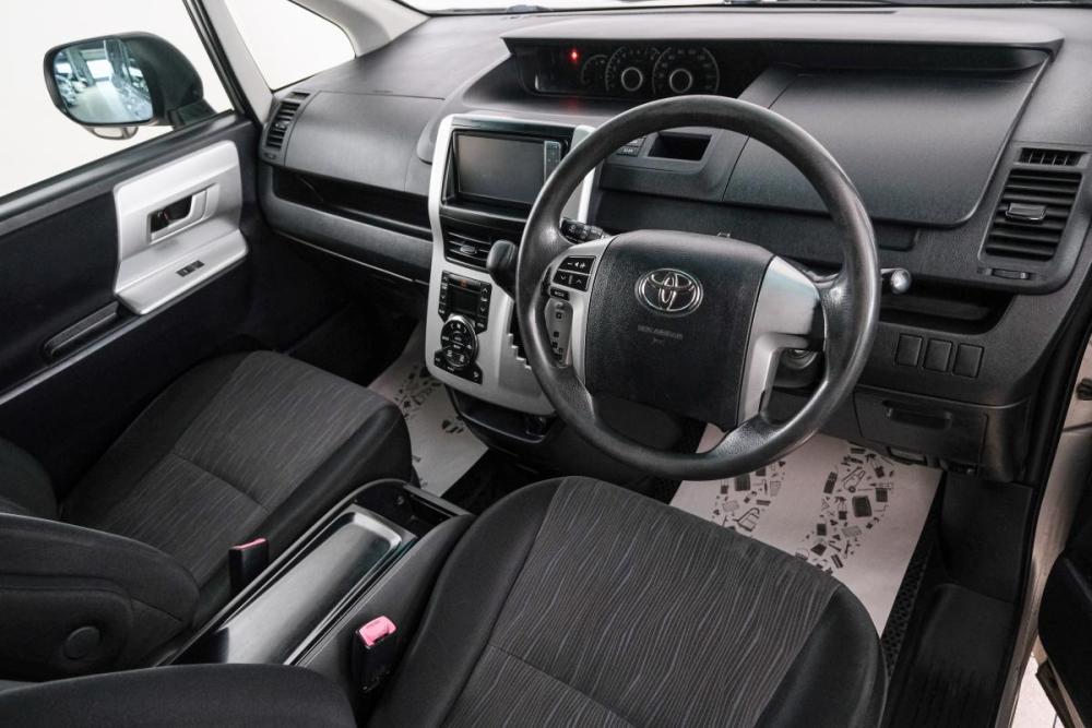 Toyota Noah II (R70) Красноярск  - изображение 13