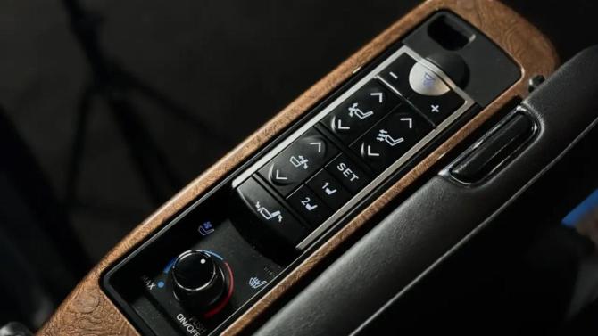 Toyota Alphard III с пробегом 2015 года, цена 3 250 000 рублей, 376772 км, минивэн, Автокод Объявления