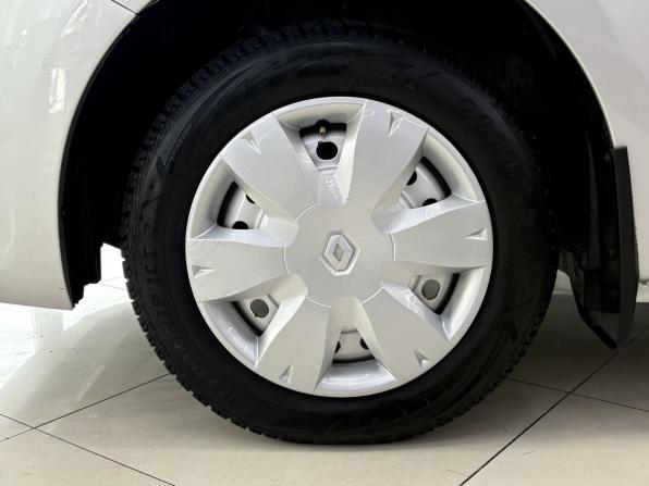 Renault Logan II с пробегом 2017 года, цена 865 000 рублей, 96799 км, седан, Автокод Объявления