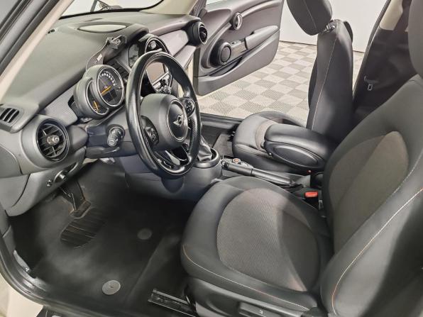 Mini Hatch III (F55/F56) с пробегом 2016 года, цена 1 499 000 рублей, 103429 км, хэтчбек, Автокод Объявления