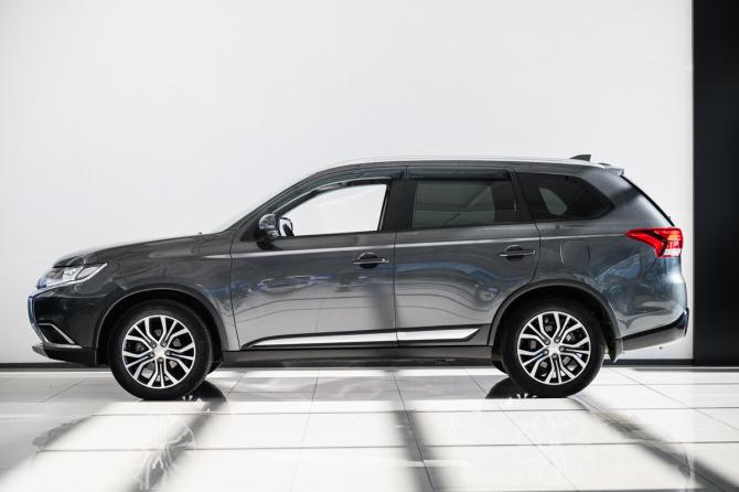 Mitsubishi Outlander III Рестайлинг 2 с пробегом 2018 года, цена 1 980 000 рублей, 91213 км, внедорожник, Автокод Объявления