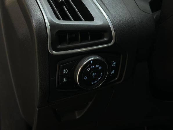 Ford Focus III с пробегом 2012 года, цена 570 000 рублей, 260756 км, хэтчбек, Автокод Объявления