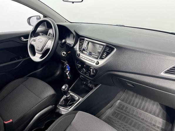 Hyundai Solaris II с пробегом 2018 года, цена 1 350 000 рублей, 103243 км, седан, Автокод Объявления