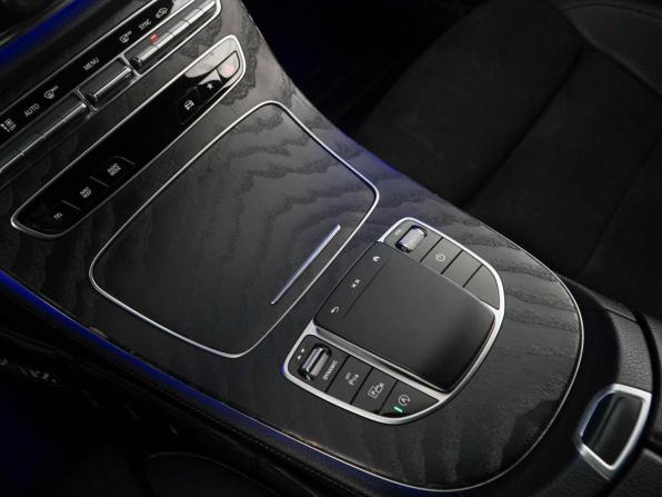 Mercedes-Benz E-Класс V (W213 S213 C238) Рестайлинг с пробегом 2021 года, цена 4 234 900 рублей, 80425 км, седан, Автокод Объявления