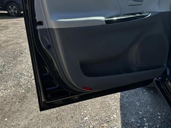 Toyota Sienna III с пробегом 2010 года, цена 2 050 000 рублей, 228619 км, минивэн, Автокод Объявления