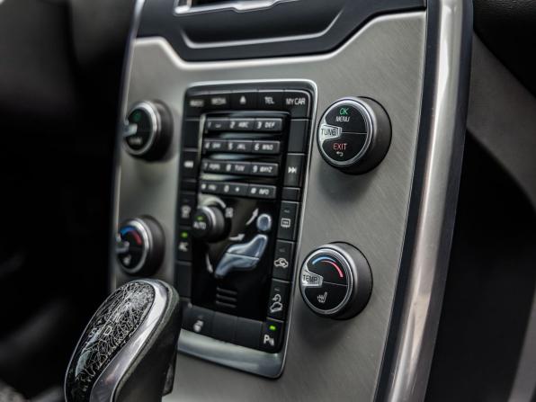 Volvo XC70 II Рестайлинг с пробегом 2014 года, цена 1 898 000 рублей, 218908 км, универсал, Автокод Объявления