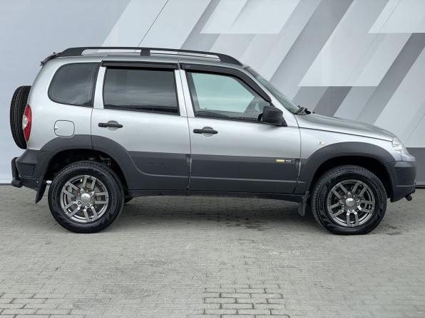 Chevrolet Niva I Рестайлинг с пробегом 2017 года, цена 688 000 рублей, 138390 км, внедорожник, Автокод Объявления