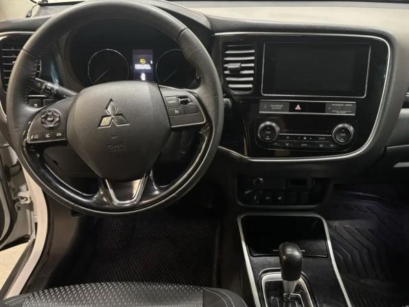 Mitsubishi Outlander III Рестайлинг 3 с пробегом 2019 года, цена 2 039 000 рублей, 164000 км, внедорожник, Автокод Объявления