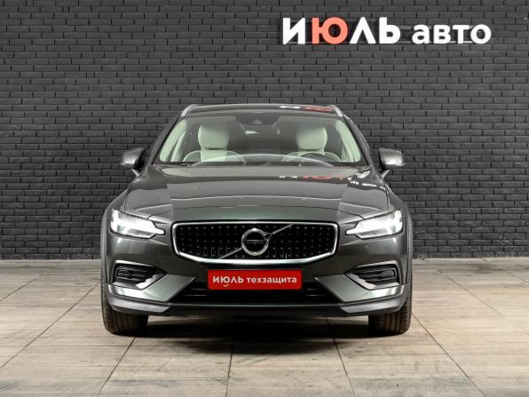 Volvo V60 Cross Country II с пробегом 2020 года, цена 4 000 000 рублей, 110887 км, универсал, Автокод Объявления