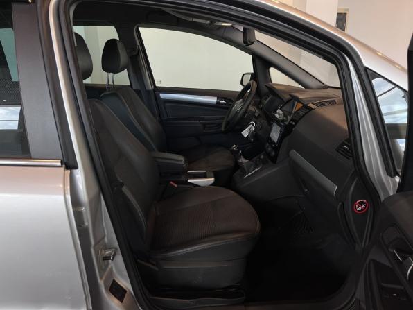 Opel Zafira B Рестайлинг с пробегом 2010 года, цена 450 000 рублей, 353453 км, компактвэн, Автокод Объявления