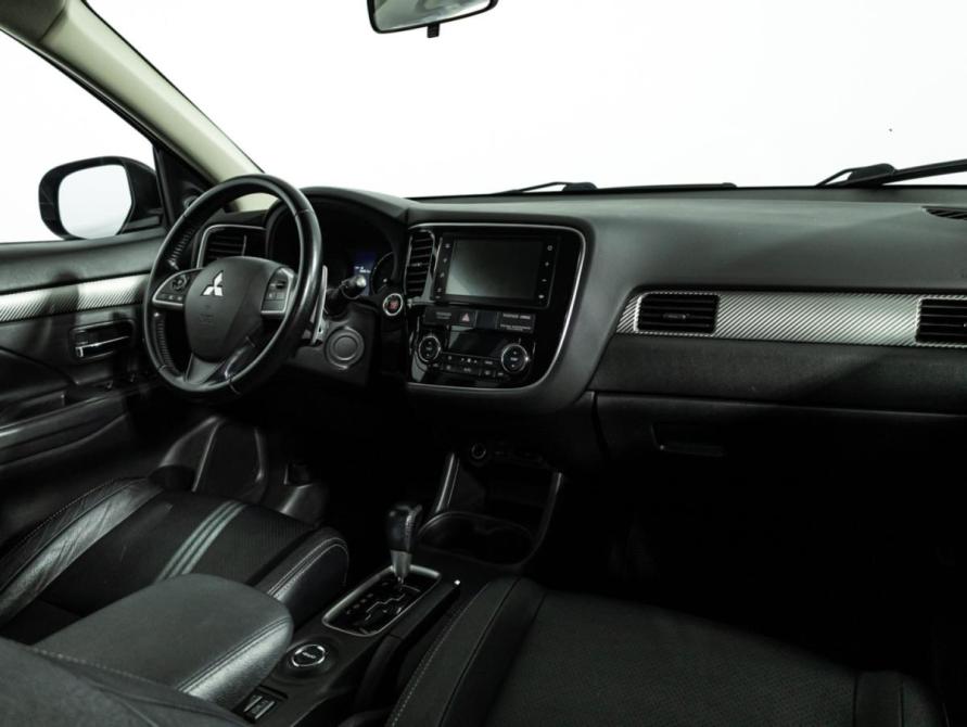 Mitsubishi Outlander III Рестайлинг Санкт-Петербург  - изображение 10