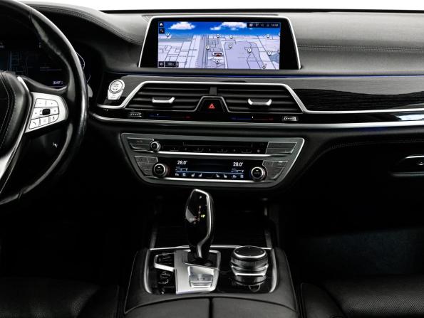 BMW 7 серии VI (G11/G12) Рестайлинг с пробегом 2019 года, цена 4 206 510 рублей, 268000 км, седан, Автокод Объявления