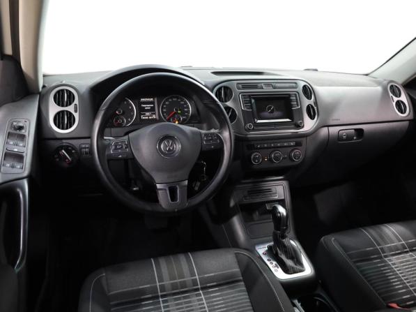Volkswagen Tiguan I Рестайлинг с пробегом 2016 года, цена 1 499 000 рублей, 135570 км, внедорожник, Автокод Объявления