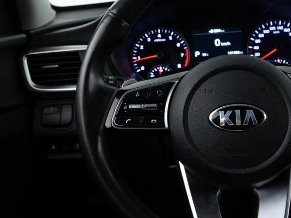 Kia Optima IV Рестайлинг с пробегом 2018 года, цена 1 798 055 рублей, 141383 км, седан, Автокод Объявления