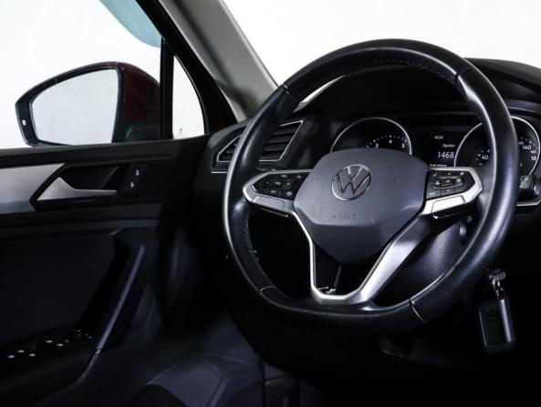 Volkswagen Tiguan II Рестайлинг с пробегом 2021 года, цена 3 174 000 рублей, 29384 км, внедорожник, Автокод Объявления