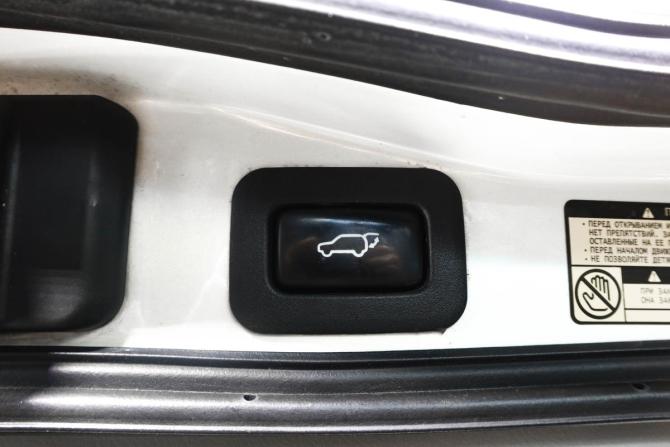 Toyota Land Cruiser 200 Series с пробегом 2012 года, цена 2 999 000 рублей, 197000 км, внедорожник, Автокод Объявления