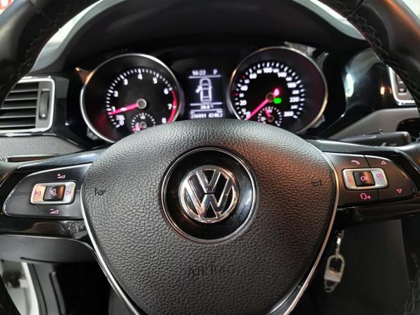 Volkswagen Jetta VI Рестайлинг с пробегом 2016 года, цена 1 130 000 рублей, 236090 км, седан, Автокод Объявления