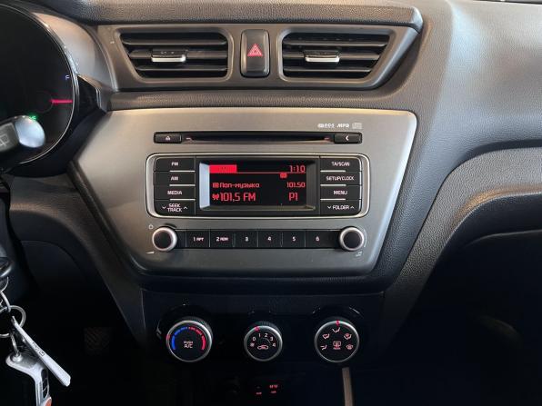Kia Rio III Рестайлинг с пробегом 2016 года, цена 792 000 рублей, 208412 км, хэтчбек, Автокод Объявления