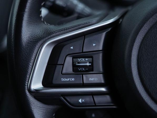 Subaru Impreza V с пробегом 2017 года, цена 1 299 000 рублей, 240142 км, хэтчбек, Автокод Объявления