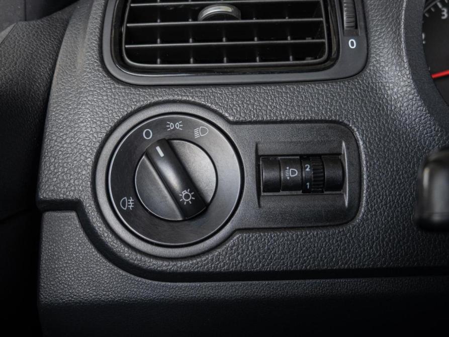 Volkswagen Polo V Рестайлинг Краснодар  - изображение 18