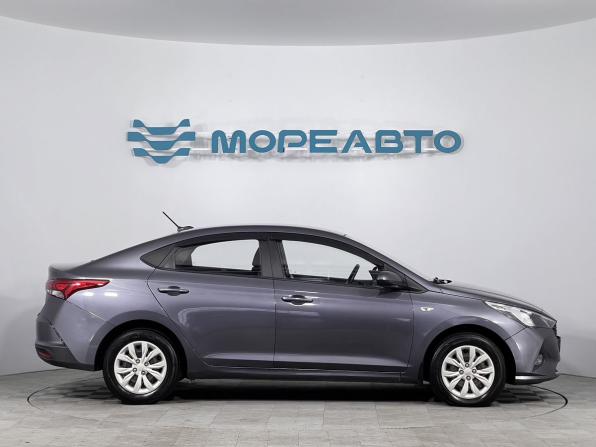 Hyundai Solaris II Рестайлинг с пробегом 2021 года, цена 1 450 000 рублей, 105000 км, седан, Автокод Объявления