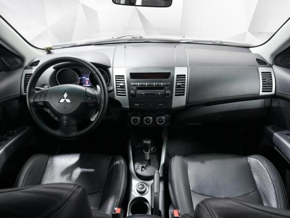 Mitsubishi Outlander II Рестайлинг с пробегом 2010 года, цена 1 215 000 рублей, 230000 км, внедорожник, Автокод Объявления