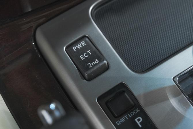 Lexus LX III Рестайлинг с пробегом 2013 года, цена 4 419 000 рублей, 283000 км, внедорожник, Автокод Объявления