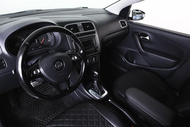 Volkswagen Polo V Рестайлинг с пробегом 2016 года, цена 949 000 рублей, 221000 км, седан, Автокод Объявления