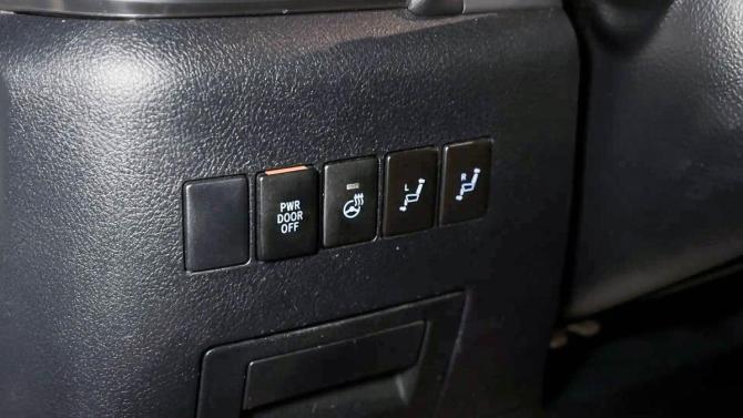 Toyota Alphard III с пробегом 2015 года, цена 3 250 000 рублей, 376772 км, минивэн, Автокод Объявления