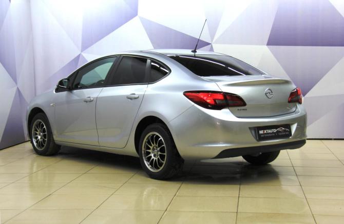 Opel Astra J Рестайлинг с пробегом 2014 года, цена 798 800 рублей, 224683 км, седан, Автокод Объявления