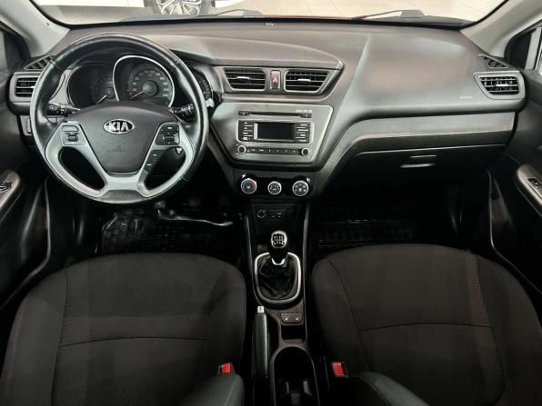 Kia Rio III Рестайлинг с пробегом 2017 года, цена 895 000 рублей, 90293 км, хэтчбек, Автокод Объявления