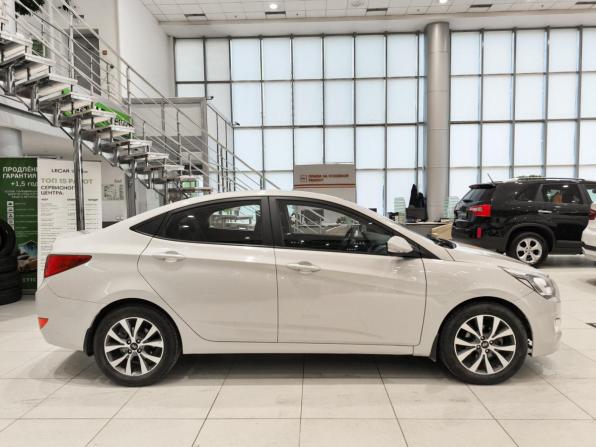 Hyundai Solaris I Рестайлинг с пробегом 2015 года, цена 865 000 рублей, 178276 км, седан, Автокод Объявления