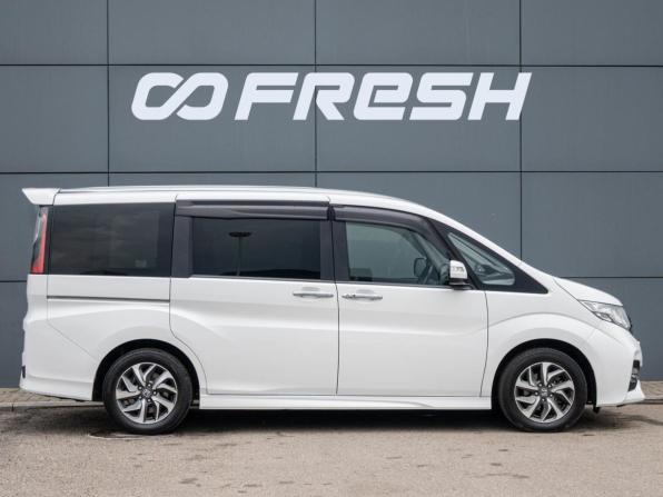 Honda Stepwgn V с пробегом 2015 года, цена 1 980 000 рублей, 106536 км, минивэн, Автокод Объявления