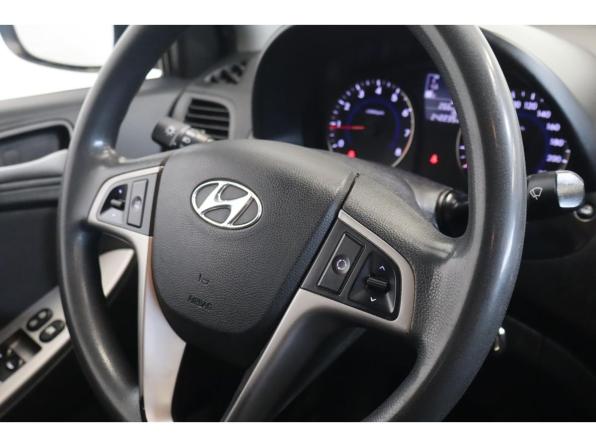 Hyundai Solaris I Рестайлинг с пробегом 2015 года, цена 780 000 рублей, 241836 км, седан, Автокод Объявления