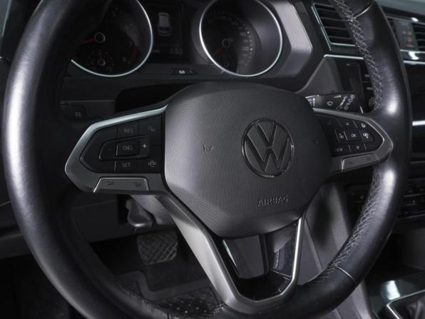 Volkswagen Tiguan II Рестайлинг с пробегом 2020 года, цена 2 849 000 рублей, 55880 км, внедорожник, Автокод Объявления
