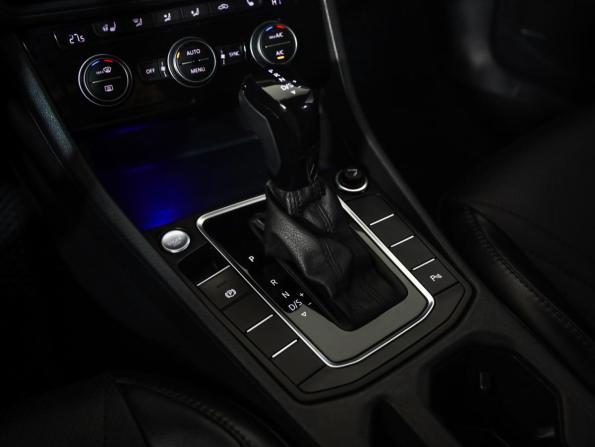 Volkswagen Jetta VII с пробегом 2020 года, цена 2 149 000 рублей, 103460 км, седан, Автокод Объявления