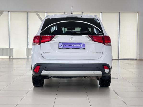 Mitsubishi Outlander III Рестайлинг 2 с пробегом 2016 года, цена 1 885 000 рублей, 113112 км, внедорожник, Автокод Объявления