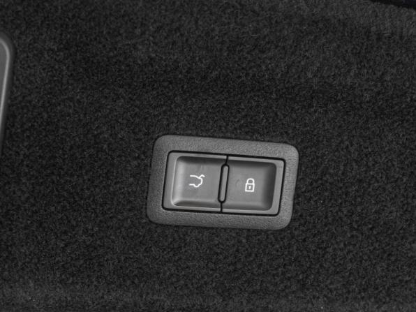 Hongqi H9 I с пробегом 2023 года, цена 3 940 000 рублей, 66679 км, седан, Автокод Объявления