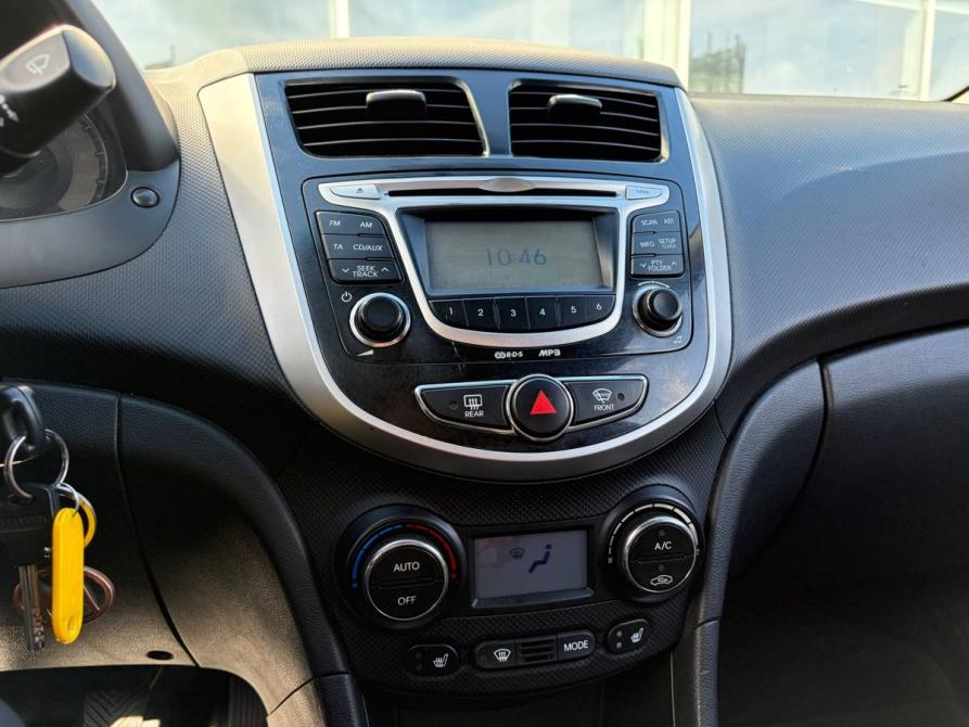 Hyundai Solaris I Санкт-Петербург  - изображение 8