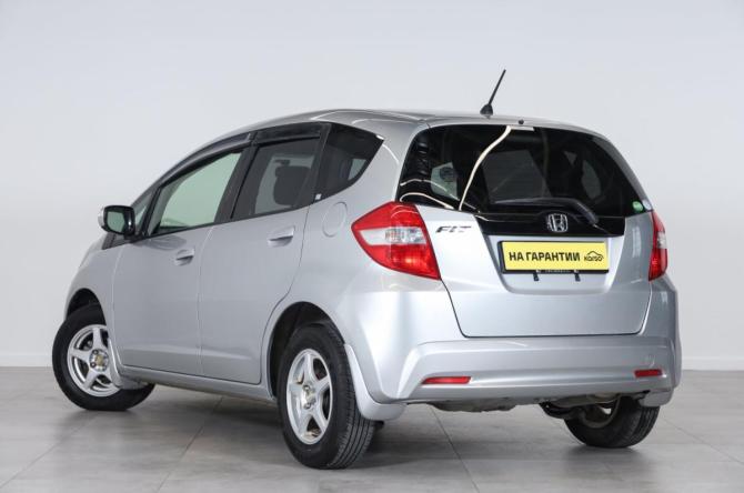 Honda Fit II с пробегом 2012 года, цена 849 000 рублей, 79000 км, хэтчбек, Автокод Объявления