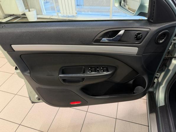 Skoda Octavia II (A5) Рестайлинг с пробегом 2012 года, цена 940 000 рублей, 209000 км, универсал, Автокод Объявления