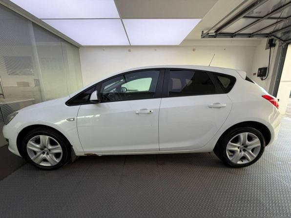 Opel Astra J Рестайлинг с пробегом 2012 года, цена 720 000 рублей, 154825 км, хэтчбек, Автокод Объявления