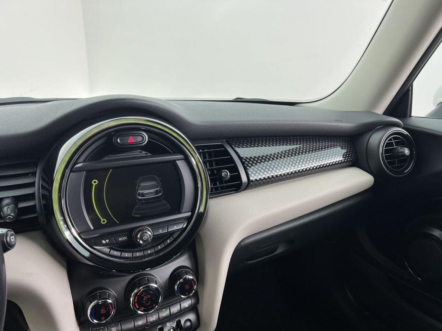 Mini Hatch III (F55/F56) Москва  - изображение 16