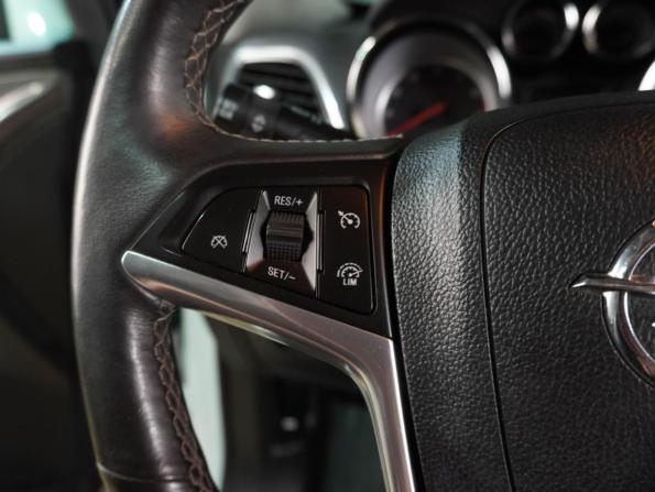Opel Mokka I с пробегом 2012 года, цена 1 209 000 рублей, 94514 км, внедорожник, Автокод Объявления